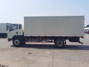 HOWO 4*2 <strong>Small</strong> <strong>Cargo</strong> <strong>Truck</strong> Cheap Mini Box <strong>Cargo</strong> <strong>Truck</strong> Factory Sells 8 Ton vans - Product Image 6