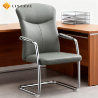 Chaise de bureau exécutive ergonomique moderne Liserve en cuir avec base métallique, accoudoirs fixes et appui-tête – Conception confortable pour les conférences