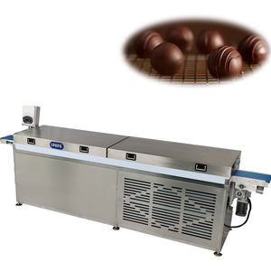 Machine à enrober Papa Poochie avec tunnel de refroidissement pour le revêtement et la fusion du chocolat, alimentation 220V, multifonctionnelle - Product Image 4