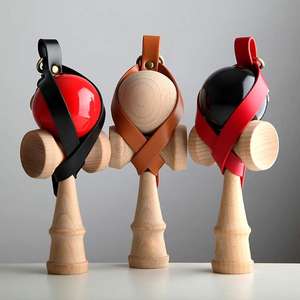 カスタム日本製けん玉ホルダーPUレザーキーホルダー、パーソナライズされた竹製けん玉おもちゃアクセサリー、けん玉ホルスター - Product Image 1