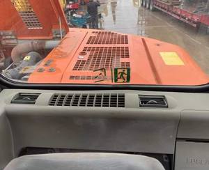 Vente flash : Excavatrice sur chenilles Hitachi ZX135US zx135 de 14 tonnes, modèle 2022, 90% NEUF, d'occasion avec moteur, pompe et équipement pour rapport - Product Image 4