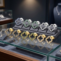 Boucles d'oreilles clous trèfle tendance minimalistes et élégantes en argent sterling 925 plaqué or pour femme, avec zircon cubique (CZ) à quatre feuilles