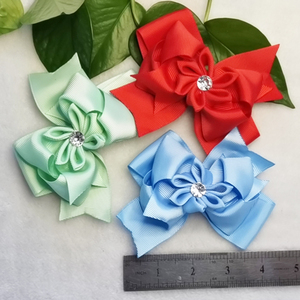 Flor de cinta de grogrén apilada de 4,5 pulgadas de Color liso hecho a medida con lazo de pelo de diamantes de imitación con pinza de cocodrilo para niñas estudiantes - Product Image 5