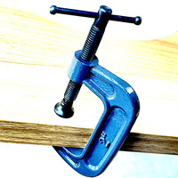 Pince en G robuste en acier au carbone de qualité industrielle avec poignée en bois pour le travail du bois et la sculpture sur pierre, OEM/ODM disponible