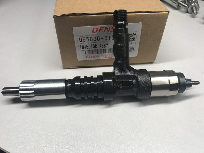 High Quality Diesel Common Rail Injector 095000-6120 095000-612# Diesel Fuel Injection Nozzle 6261-11-3100 For KOMATSU 6D140