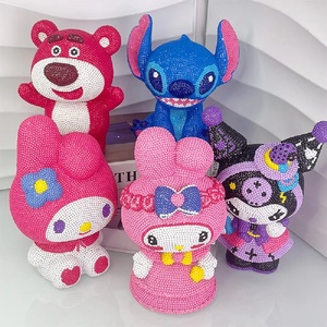 Manualidad Infantil de Stitch y Hello Kitty con Hucha de Vinilo para Pintar con Diamantes y Paquetes de Materiales - Product Image 4