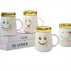 ชุดแก้วกาแฟเซรามิคหรูหราจากแซมแซม อินดัสทรีส์ ขอบสีทอง ดีไซน์การ์ตูนยิ้ม ปรับรูปทรงได้ ใช้ซ้ำได้ สีขาว ขนาด 300 มม. - Product Image 1
