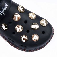 Breloques en métal personnalisées rondes de 2022, avec lettres brillantes et colorées, pour accessoires de chaussures