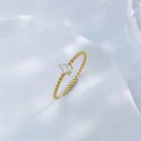 Bague délicate et minimaliste en or jaune 18 carats plaqué, sertie d'un diamant de laboratoire en forme de goutte à trois griffes, pour femme, idéale pour fiançailles et mariage, bijoux fins