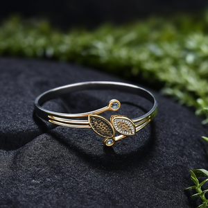 Pulsera de cristal de acero inoxidable 316L con baño de oro PVD, diseño de hoja, ajustable, para mujer. - Product Image 3