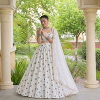 Ensemble de lehenga traditionnel indien pour femmes, robe longue en georgette étoilée blanche et verte à imprimé floral, coupe ample, tenue ethnique pour adultes