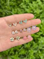 Anting-anting tusuk bunga lapis emas 18K grosir, bertabur CZ, perhiasan minimalis mewah, hadiah trendi untuk wanita