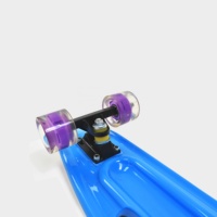 Skateboard Cruiser Dragon à double concave en plastique de 26*7 pouces, conçu sur mesure, avec plateau en aluminium et quatre roues LED clignotantes, écologique