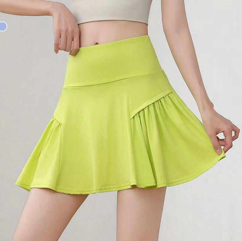 กระโปรงสีเขียวเรืองแสง