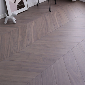 AVANTIMORA Suelo de Parquet Multicapa Impermeable Grado ABCD de 15mm y 18mm, Diseño Chevron Blanco, para Proyectos Comerciales - Product Image 1