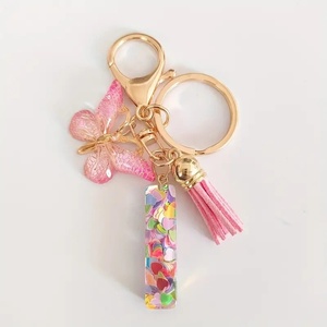 A-Z alfabet Resin kupu-kupu lucu gantungan kunci huruf inisial gantungan kunci tas ransel jimat Earbud Aksesori penutup LWD - Product Image 3