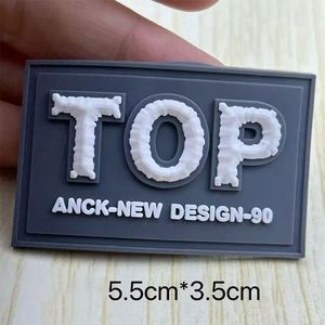 Parche de PVC de silicona 3D personalizado con logotipo en relieve de goma suave, parche de PVC dorado para sombrero, etiquetas de goma termoadhesivas con velcro para ropa - Product Image 2