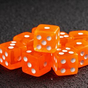 קוביות פאצ'אב איכותיות 16 מ\\\"מ D6 פוליהדרליות מפלסטיק אקרילי אדום שקוף להתאמה אישית עמידות 6 צדדיות למשחקי לוח - Product Image 4