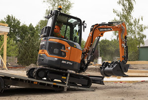 Excavadora de cadenas Doosan DX27 original en oferta, con PLC y bomba, 1 año de garantía, en buen estado, a la venta - Product Image 4