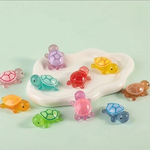 Ornement miniature en résine tortue rouge vif, accessoires de bijoux DIY, artisanat créatif, été 2024, origine Yiwu - Product Image 1