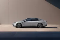 2026 YANGWANG U7 PHEV Berline Hybride Rechargeable de Luxe Haut de Gamme |   Autonomie de 300 km pour véhicules électriques |   Autonomie totale de 1100 km |   1000 kW Quad-Motor AWD