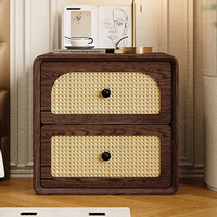 Table de chevet moderne en bois massif blanc cassé avec 2 tiroirs en faux rotin pour chambre à coucher, petit espace et appartement