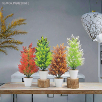 Petites plantes en pot de simulation de pin et cyprès de Noël en plastique vert pour bureau et salon, idéales pour Thanksgiving