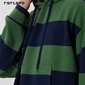 Sweat à capuche rétro à larges rayures avec poche kangourou et cordon de serrage en vert bleu marine, style streetwear, vente en gros - Product Image 3