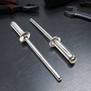 Remache Ciego de Aluminio/Acero Fabricado en China, 3.8 x 10 mm, Pintado a Color, con Marca CE, para Herrajes de Muebles, Servicio OEM - Product Image 1