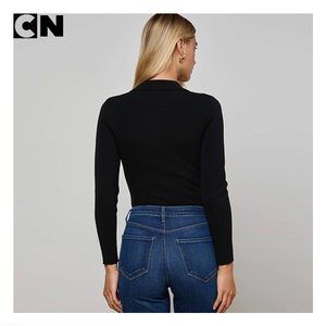 เสื้อสเวตเตอร์ถักสำหรับผู้หญิงเสื้อสเวตเตอร์ถักทรงเข้ารูปสีทองพิมพ์ลายผ้าแจ็คการ์ดโลโก้ตามสั่ง - Product Image 6