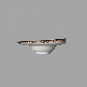 Großhandel Umweltfreundliche Glasierte Keramikschale in Strohhutform Tiefer <span class=keywords><strong>Teller</strong></span> für Hotel Restaurant Suppenschüsseln Geschirr für Hotels - Product Image 3