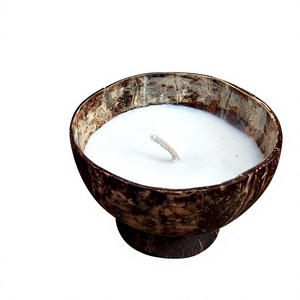 Vente en gros de bougies de noix de coco en cire de soja parfumée faites à la main-Grande bougie de noix de coco - Product Image 1