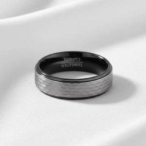 Anello Classico in Tungsteno Nero Martellato <span class=keywords><strong>Grigio</strong></span> 8mm per Uomo e Donna, Fede Nuziale per Fidanzamento e Anniversario, Gioiello alla Moda - Product Image 4