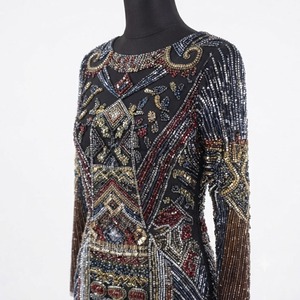 Robe de cocktail géométrique à manches longues multicolores pour femmes, ornée à la main de perles décoratives vibrantes, élégante - Product Image 2