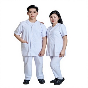 เสื้อกาวน์แพทย์มืออาชีพ FMF สำหรับพยาบาล ทนทาน ใช้ได้ทั้งชายและหญิง ผลิตจากโพลีเอสเตอร์ถัก พร้อมอุปกรณ์ตรวจจับเข็ม ผลิตในเวียดนาม - Product Image 1