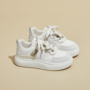 أحدث الأحذية الرياضية العصرية المريحة الصغيرة على الطراز الكوري بنعل سميك مرتفع ، أحذية رياضية غير رسمية للنساء - Product Image 5