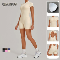 Nouvelle arrivée Combinaison de sport pour femme à manches courtes, avec coussinets de poitrine amovibles intégrés, pour la gym, le yoga et les exercices en plein air