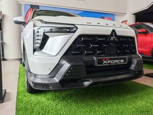 Nieuwe <span class=keywords><strong>LED</strong></span>-verlichting voorlip splitter achterbumper diffuser sideskirt bodykit voor Mitsubishi X-Force 2025 auto-onderdelen tuning accessoire - Product Image 5