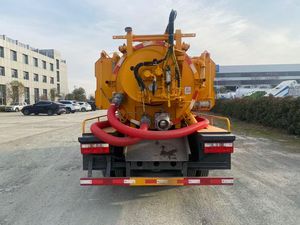 Camión cisterna de succión de aguas residuales de vacío Dongfeng 4x2 para desatascar tuberías - Product Image 4