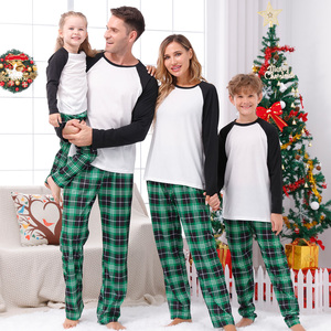 Venta caliente logotipo personalizado imprimible familia Plaid camiseta sublimación en blanco Navidad pijamas conjunto - Product Image 1