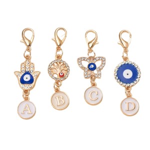 พวงกุญแจคาราไบเนอร์แบบวินเทจสลักอักษรภาษาอังกฤษ 26 ตัวอักษร พร้อมจี้ตาปีศาจนำโชค  โลหะผสมชุบทอง น้ำหนักเบา - Product Image 5