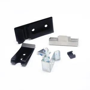 Oem Custom Gegalvaniseerd Fabricage Stempelen Lassen Onderdelen Staal Plaatwerk Buigen Rvs Lente Clips Metalen Plank Clip