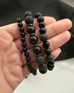 Bracelet en pierre de lave onyx noir fait main pour femmes et hommes, design minimaliste, plaqué argent/or, bijoux cadeau - Product Image 5