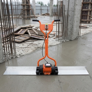 Règle <span class=keywords><strong>vibrante</strong></span> électrique de haute qualité pour le <span class=keywords><strong>béton</strong></span> avec lame en alliage d'aluminium et moteur étanche – Niveleuse <span class=keywords><strong>vibrante</strong></span> pour <span class=keywords><strong>béton</strong></span> - Product Image 1