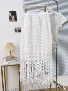 Gonna Lunga da Donna Tinta Unita con Vita Naturale e Nappe Rotonde Traforate - Product Image 5