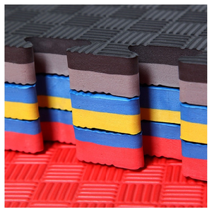 Alfombrillas de goma entrelazadas termoformadas a color con logotipo personalizado al por mayor para protección del suelo en entrenamientos de artes marciales - Product Image 1