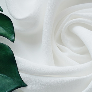 Alta qualità bianco <span class=keywords><strong>100</strong></span> <span class=keywords><strong>Rayon</strong></span> viscosa tessuto Crepe per tessuti di abbigliamento - Product Image 2
