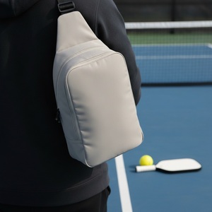 กระเป๋าใส่ไม้ปิงปองแบบสะพายไหล่ขนาดใหญ่ รุ่น Ballistic Pickleball Sling สำหรับใส่ไม้ 2 อัน ผลิตจากผ้า 1680D รับทำโลโก้ตามสั่ง ขายส่ง กระเป๋าใส่ไม้เทนนิสและไม้พาเดล - Product Image 3