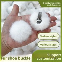 Pompons en fausse fourrure en gros en stock pour accessoires sportifs DIY, pendentifs, garnitures, boules en peluche pour chaussures, chapeaux et vêtements