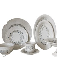 Service de vaisselle en porcelaine embossée à motif végétal vintage français, comprenant assiettes à dessert, tasses et soucoupes, de haute qualité, compatible micro-ondes, pour mariage chinois